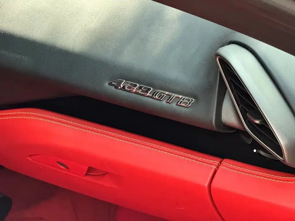Ferrari 488 2016 — фото 10