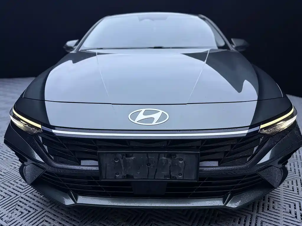 Hyundai Elantra 2025