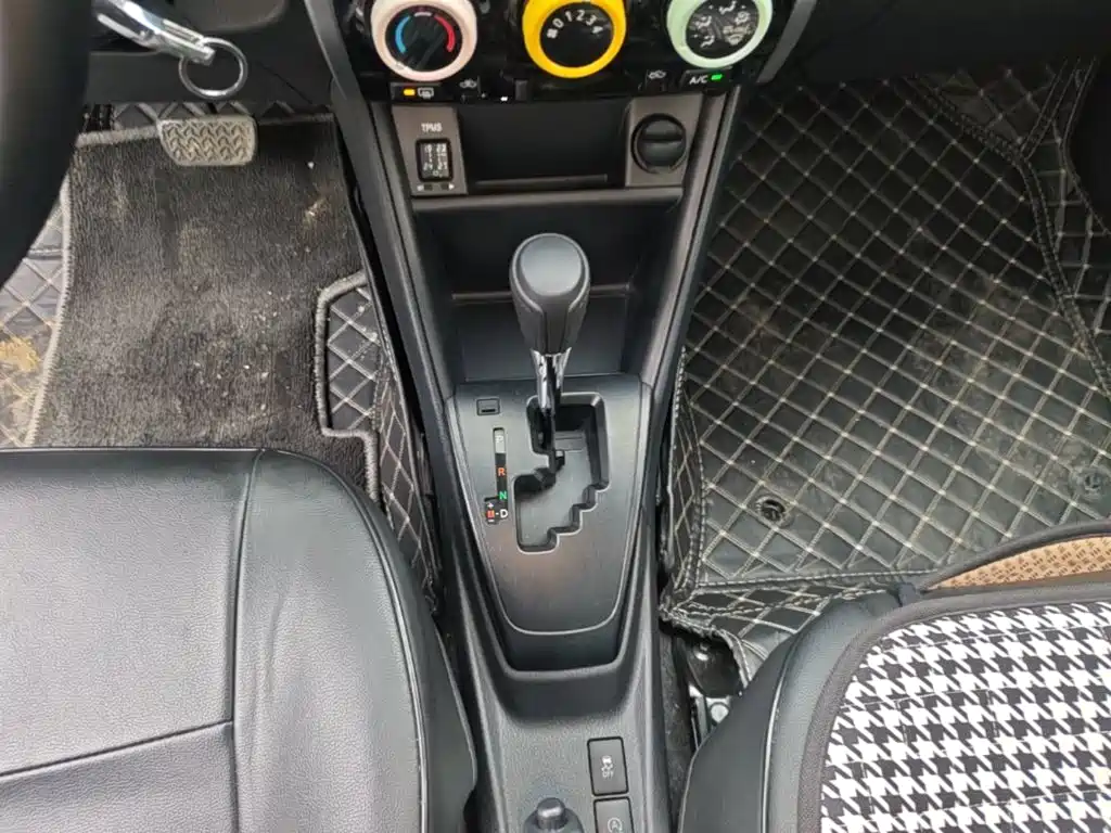 Toyota Yaris L 2021 — фото 14