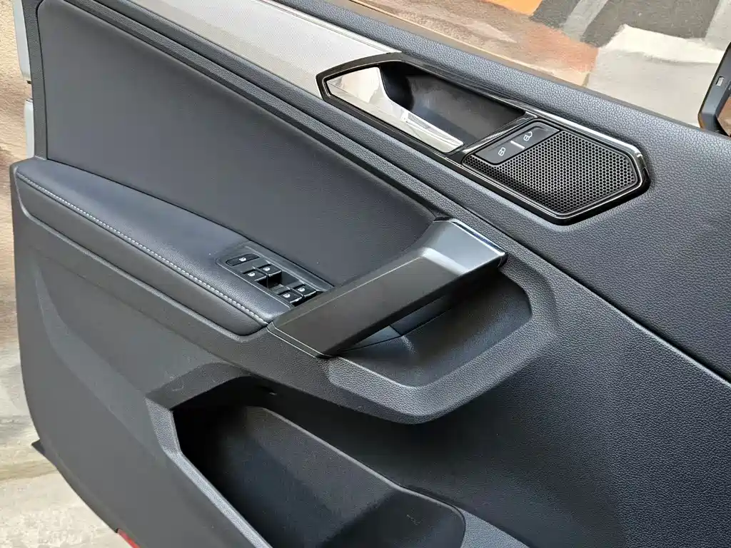 Volkswagen Tiguan L 2017 — фото 7