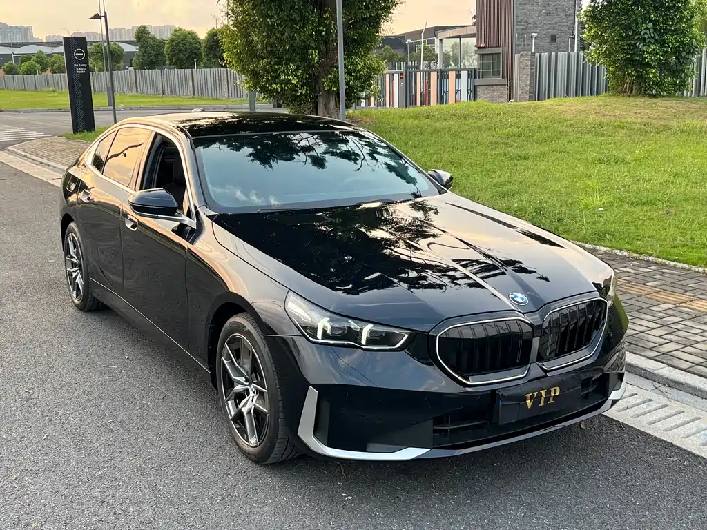 BMW 5 Series 2024