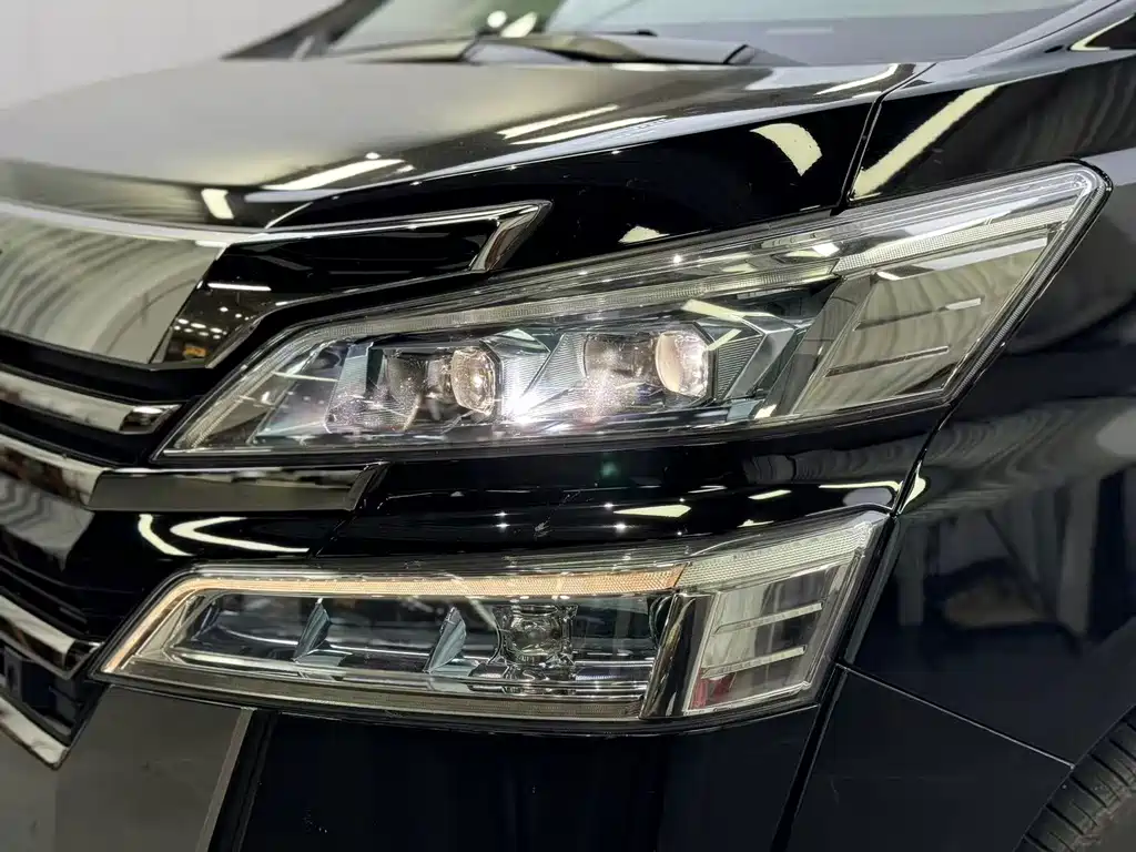 Toyota Vellfire 2024 — фото 11