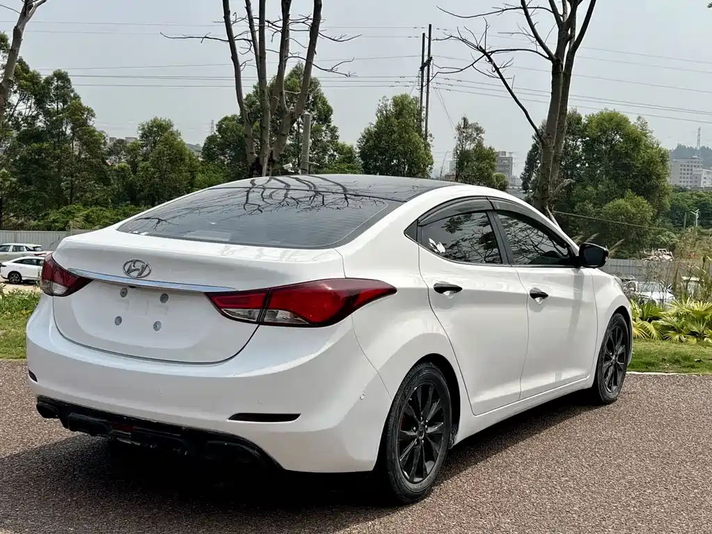 Hyundai Elantra Langdong 2017 — фото 9