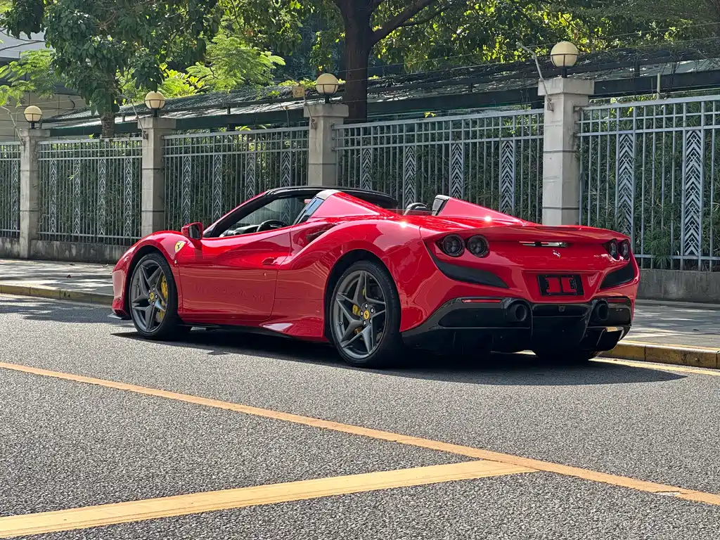 Ferrari F8 2023 — фото 3