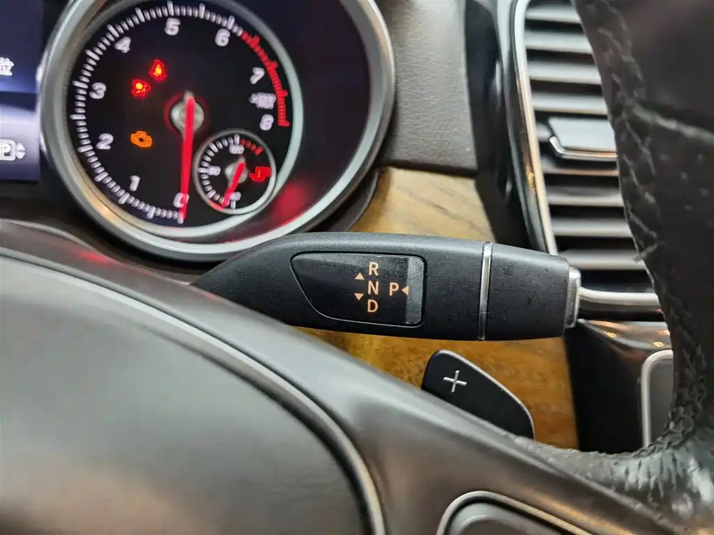 Mercedes-Benz GLE 2015 — фото 13