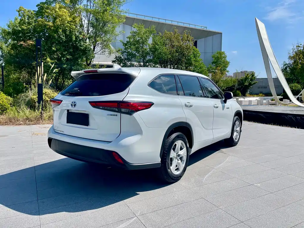 Toyota Highlander 2022 — фото 20