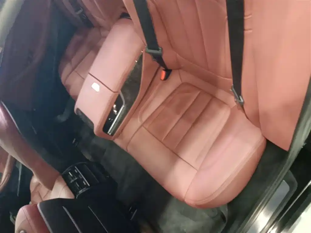 BMW 5 Series 2019 — фото 17