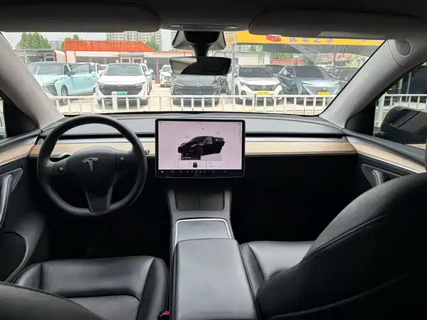 Tesla Model Y 2022