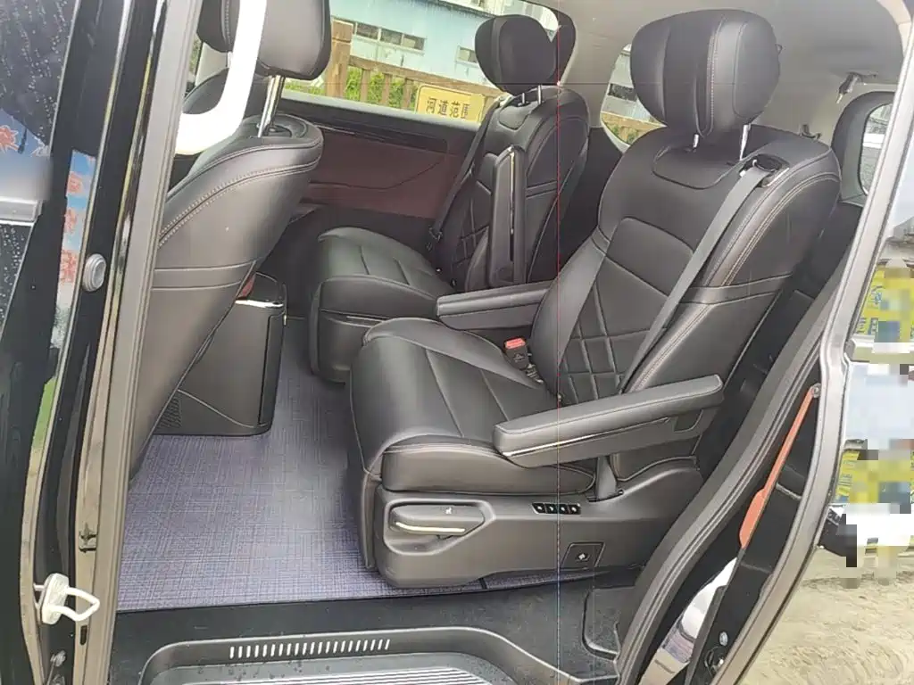 GAC Trumpchi E8 PHEV 2025 — фото 17