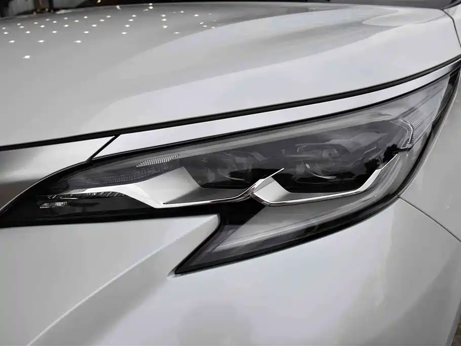 Toyota Sienna 2022 — фото 19