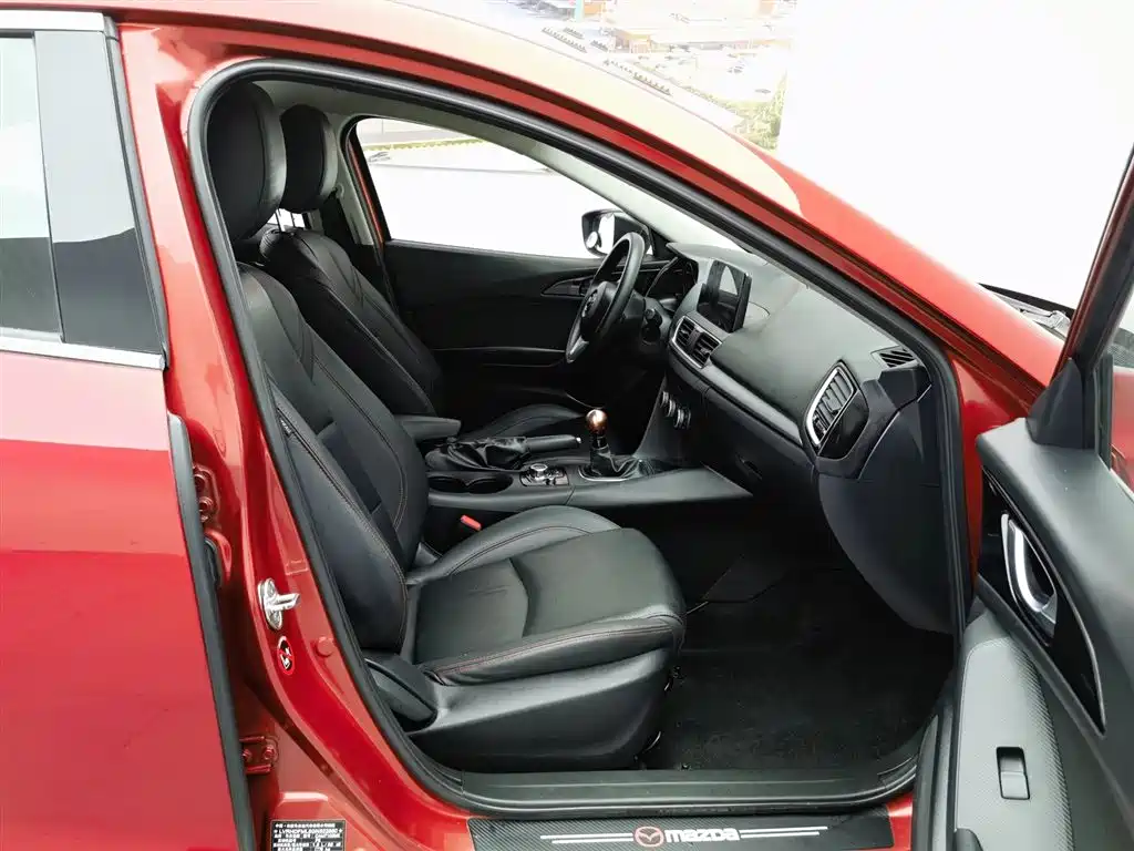Mazda 3 Axela 2016 — фото 23