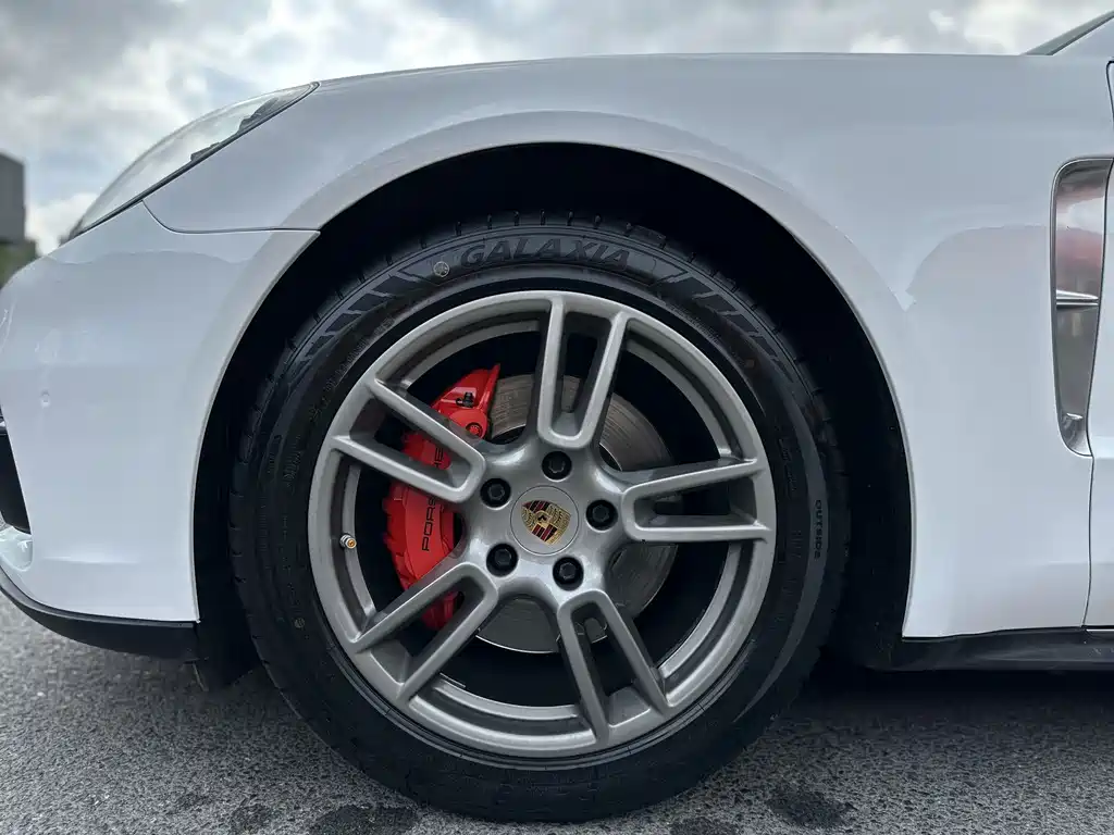 Porsche Panamera 2019 — фото 16