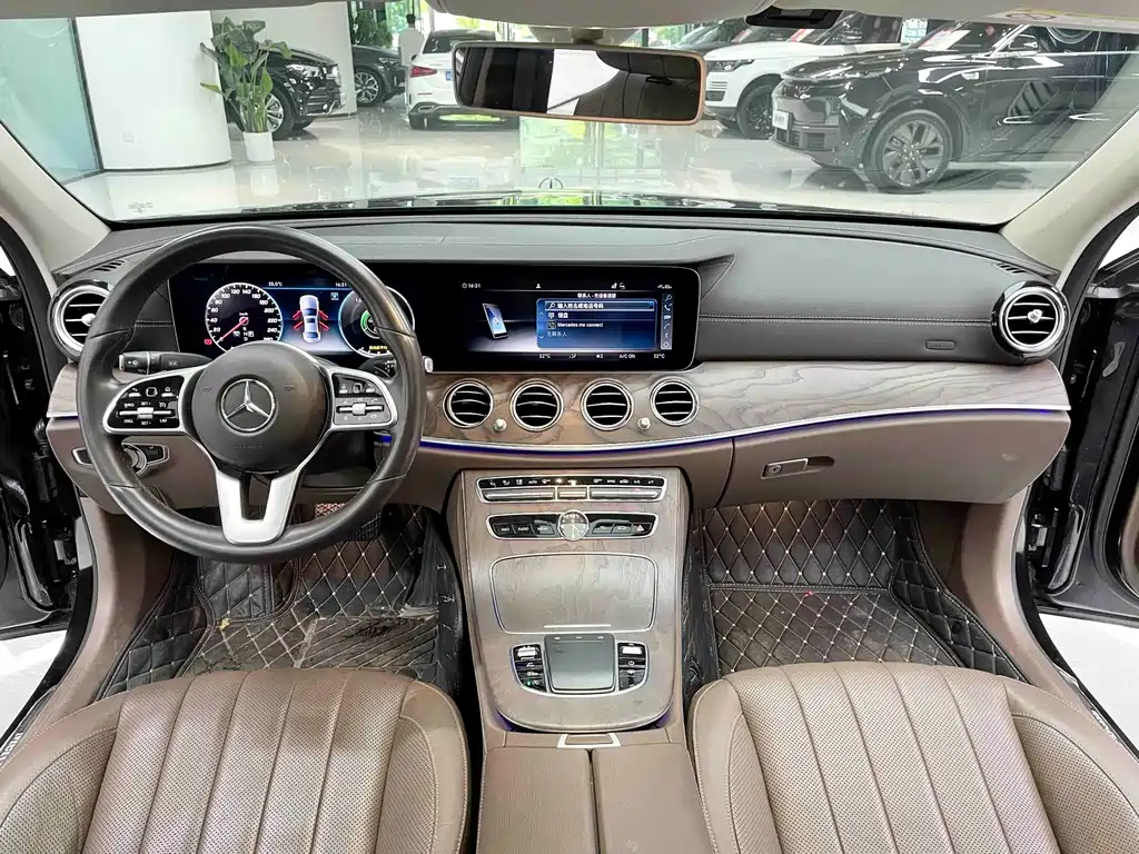 Mercedes-Benz E-Class 2020 — фото 11
