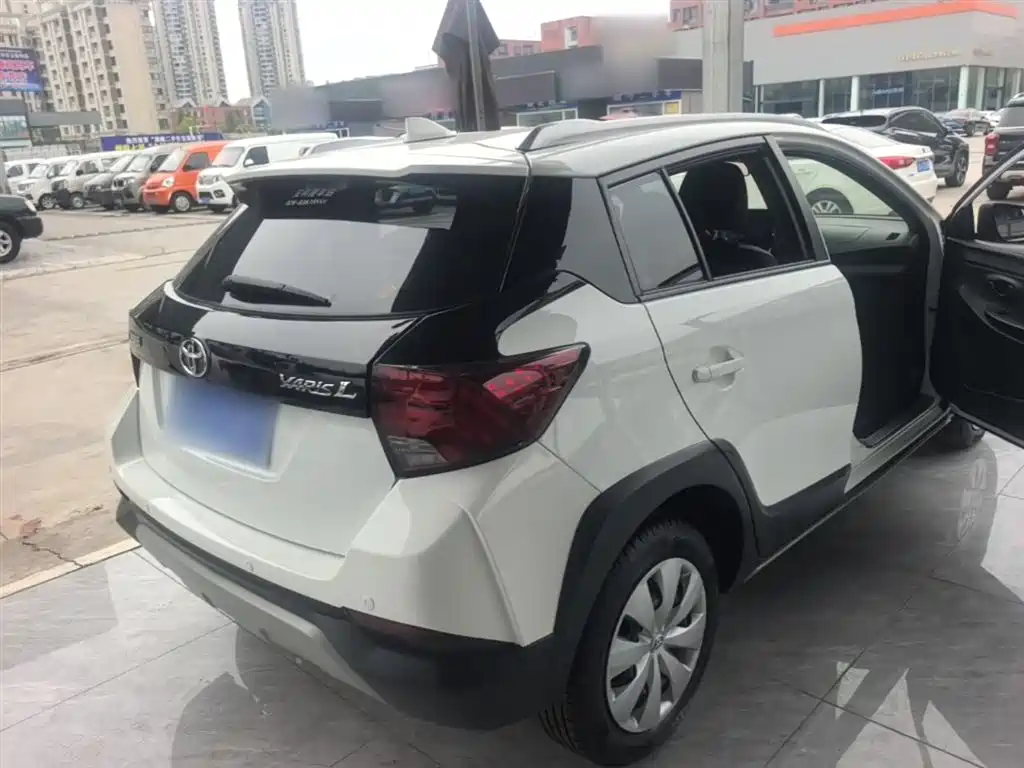 Toyota Yaris L 2020 — фото 7