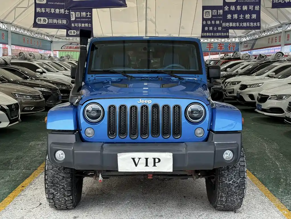 Jeep Wrangler 2015 — фото 2