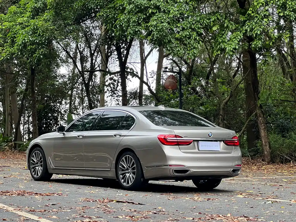 BMW 7 Series 2017 — фото 5