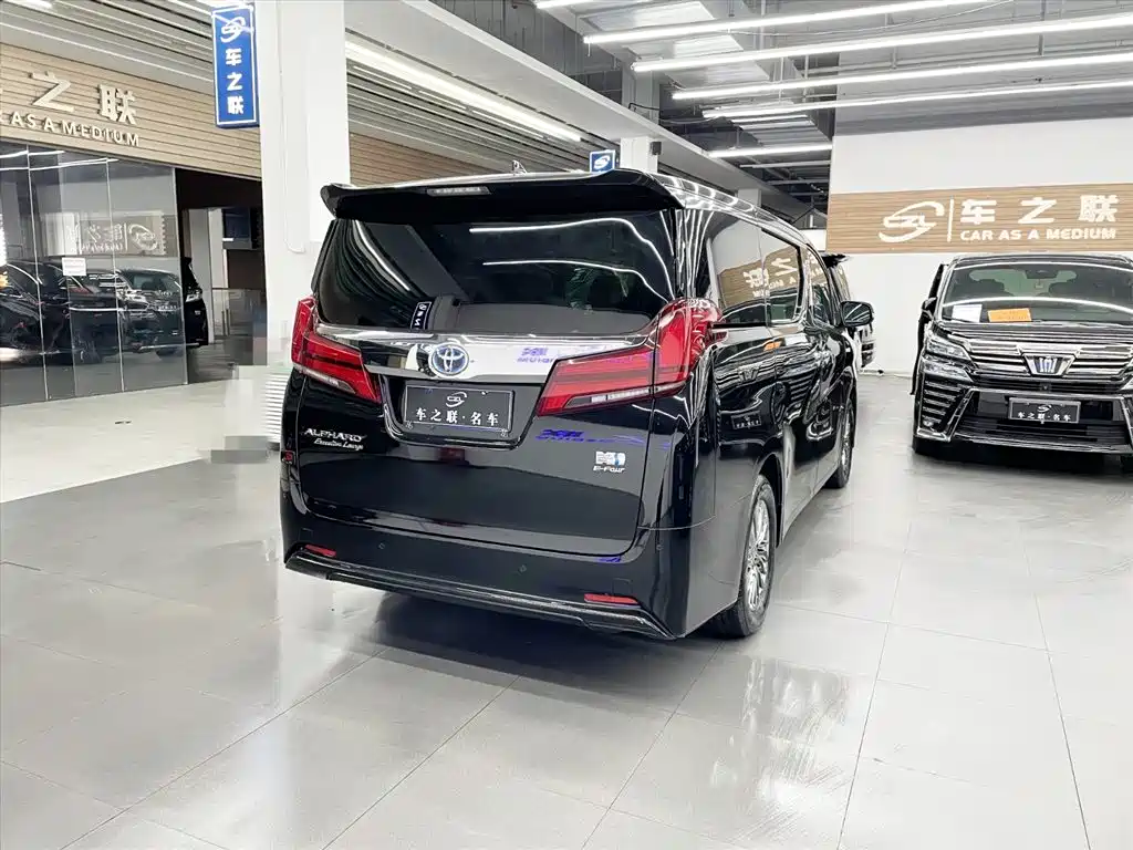 Toyota Alphard 2020 — фото 6
