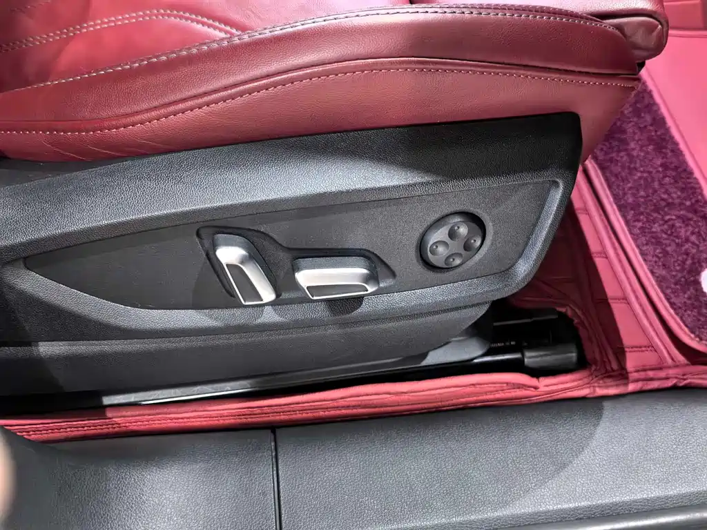 Audi Q5L 2023 — фото 18