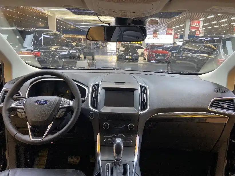 Ford Edge 2019 — фото 11