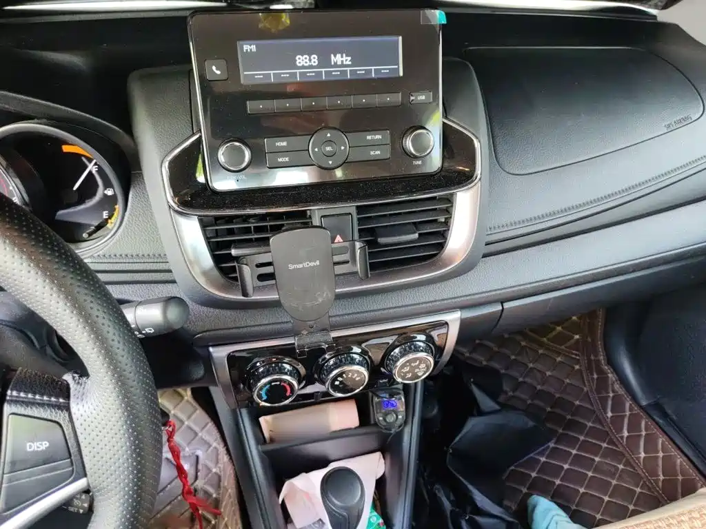 Toyota Yaris L 2023