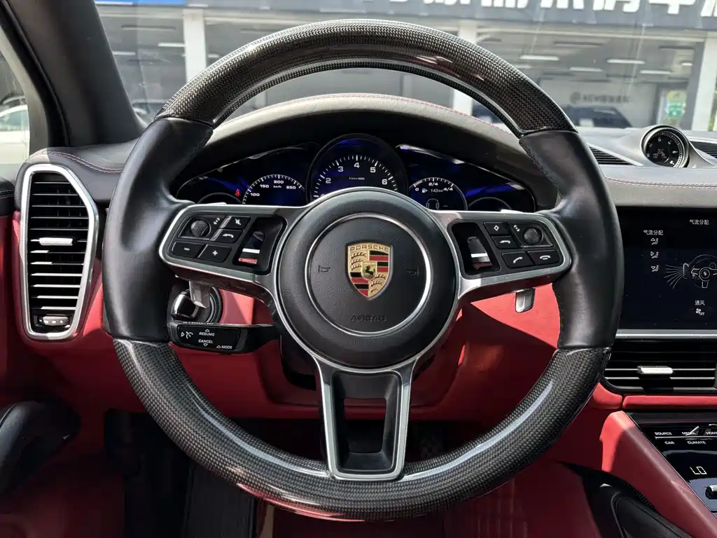 Porsche Cayenne 2018 — фото 9