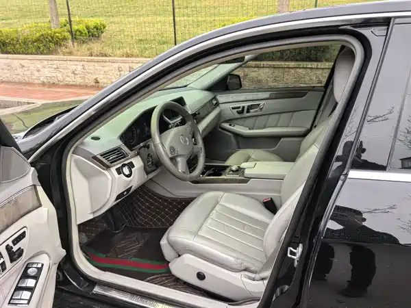 Mercedes-Benz E-Class 2009