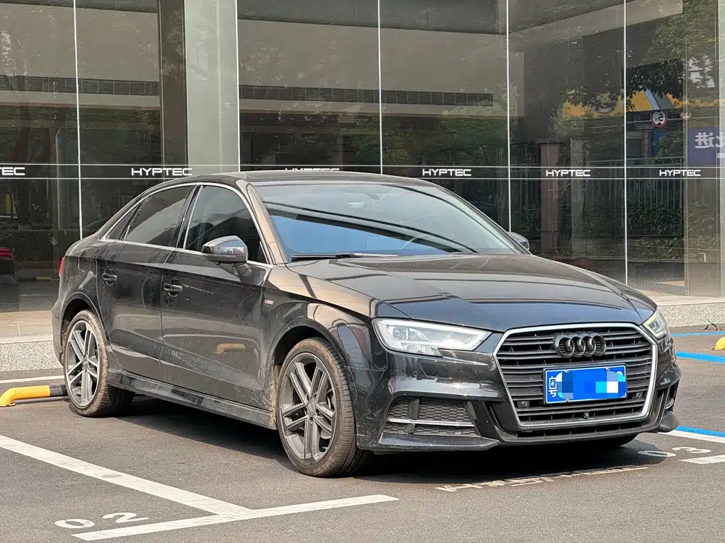 Audi A3 2018 — фото 3