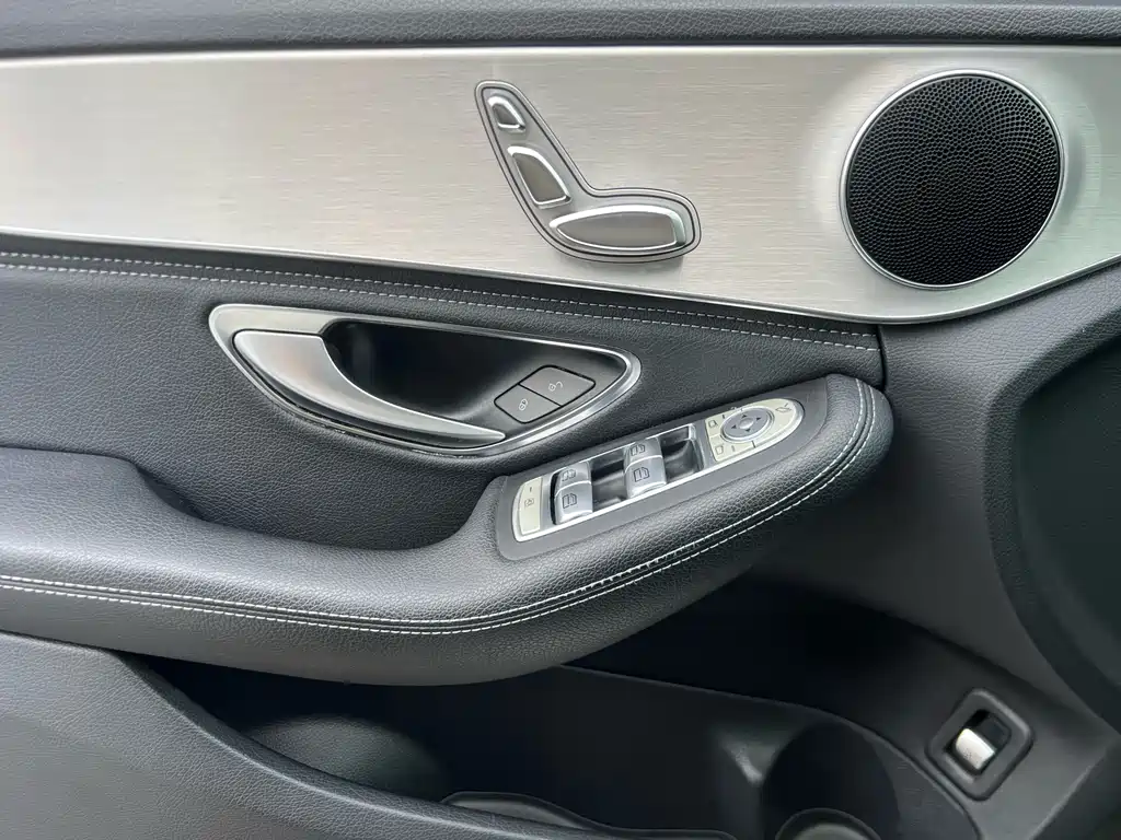 Mercedes-Benz C-Class 2018 — фото 19