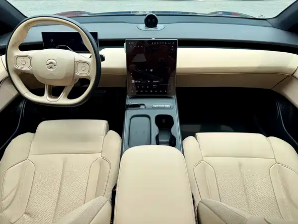 NIO ET5T 2024