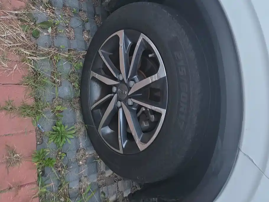 Geely Binyue 2021
