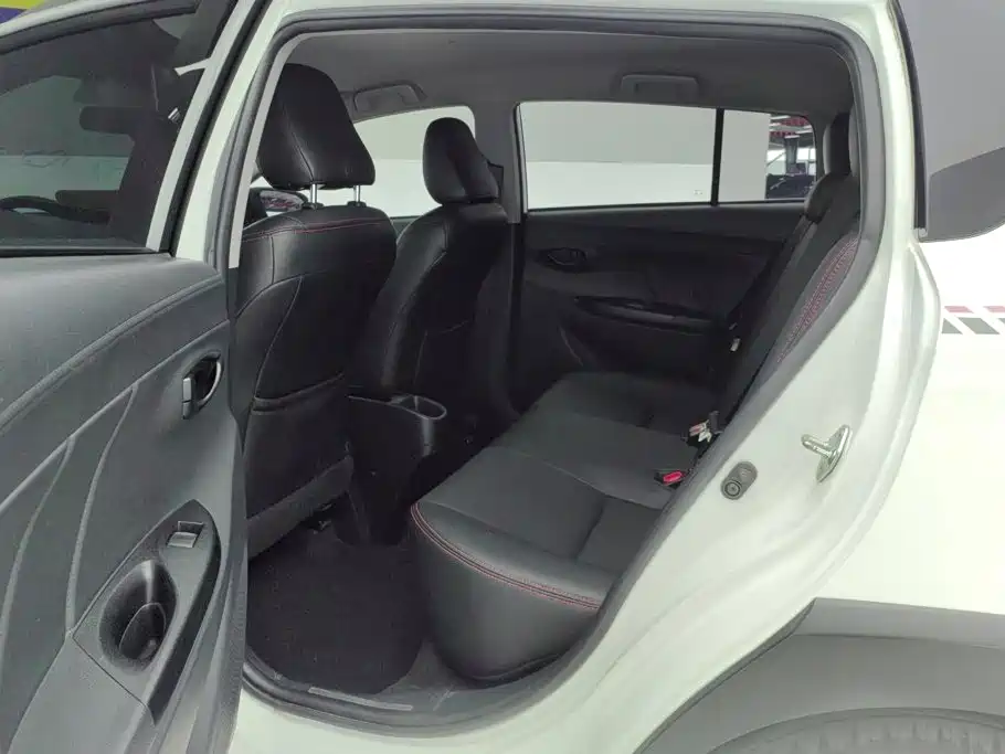 Toyota Yaris L 2021 — фото 11