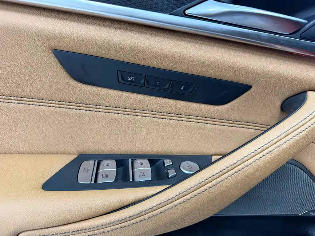 BMW 5 Series 2022 — фото 14