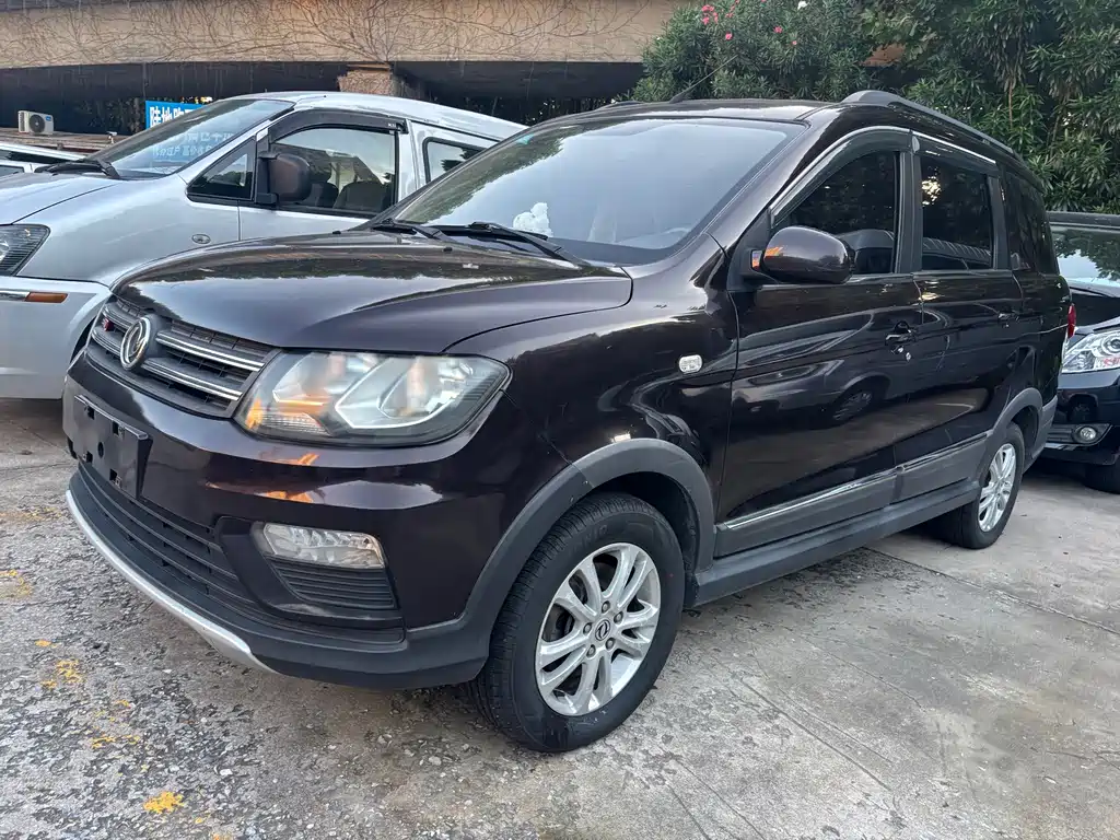 Dongfeng Scenery 370 2017