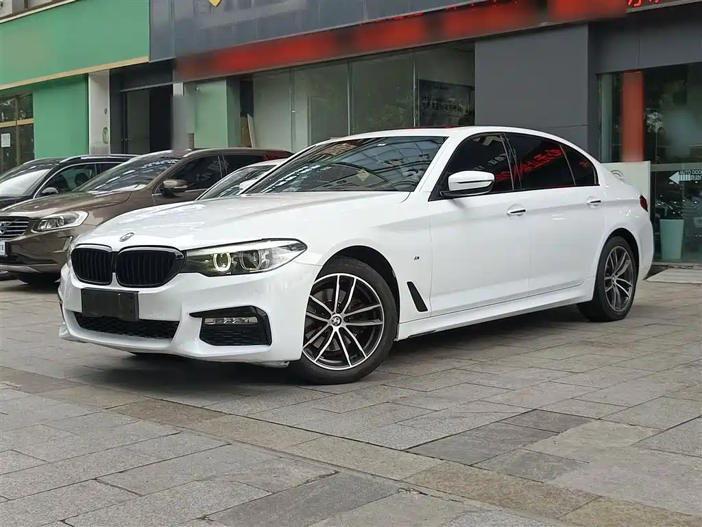 BMW 5 Series 2018 — фото 2