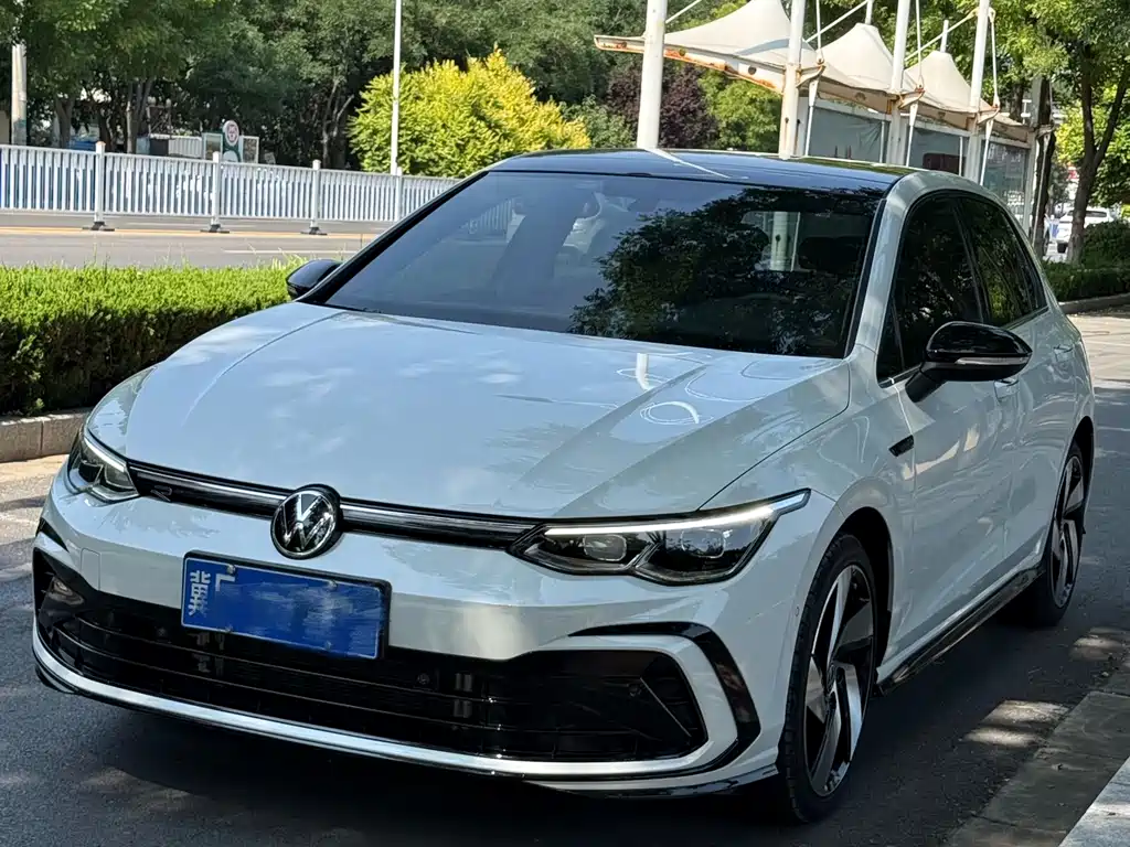 Volkswagen Golf 2024