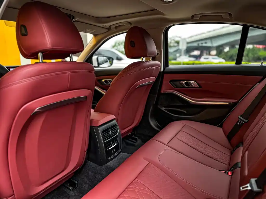 BMW 3 Series 2025