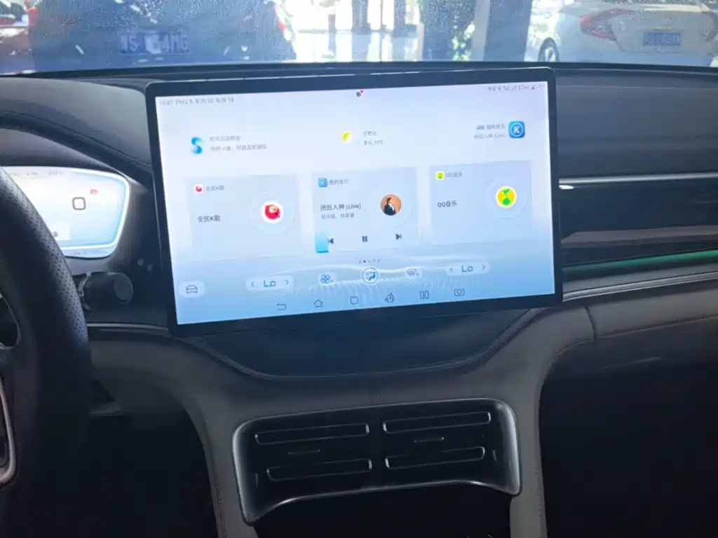BYD Song PLUS New Energy 2023 — фото 13