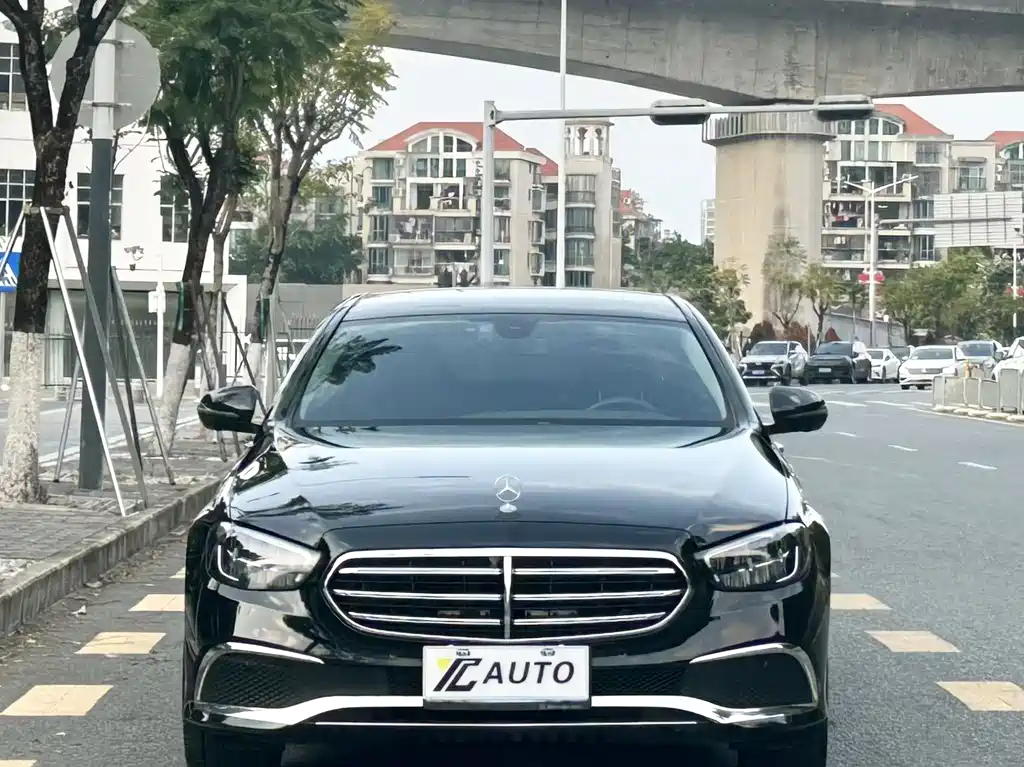 Mercedes-Benz E-Class 2023 — фото 2
