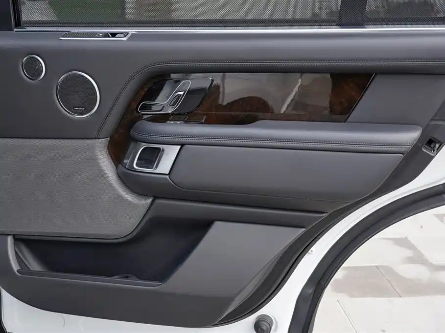 Land Rover Range Rover 2020 — фото 20
