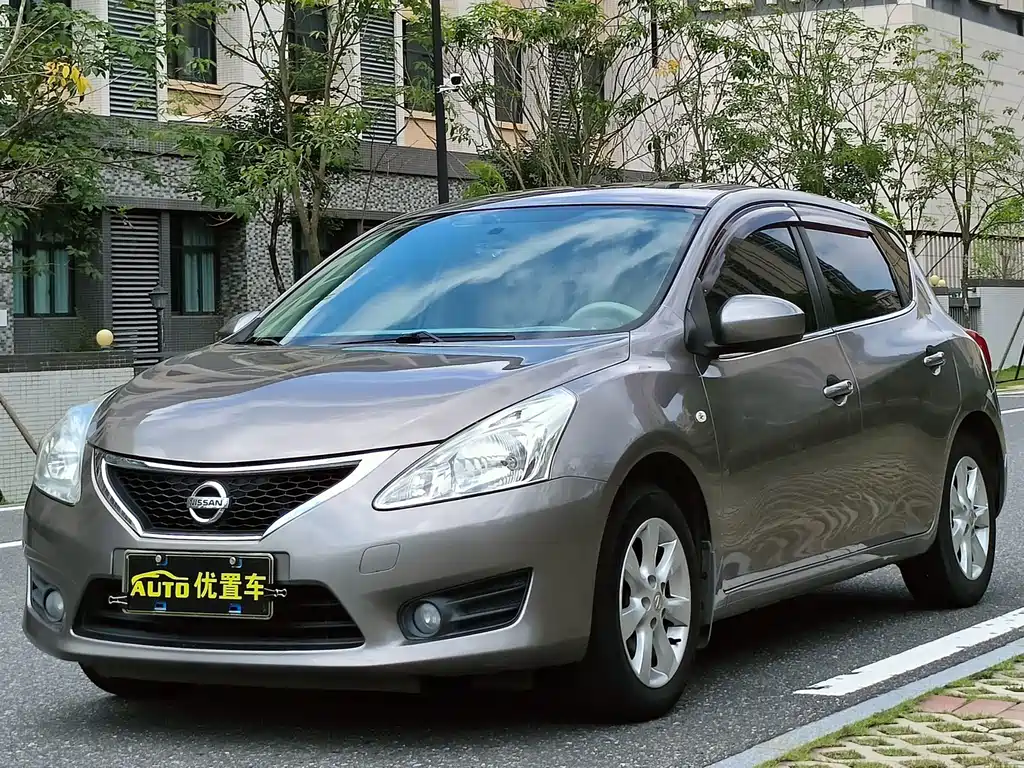 Nissan Tiida 2012