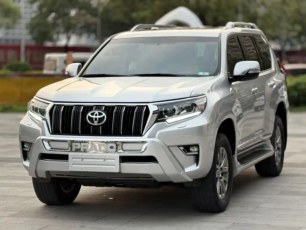 Toyota Prado 2019 — фото 1