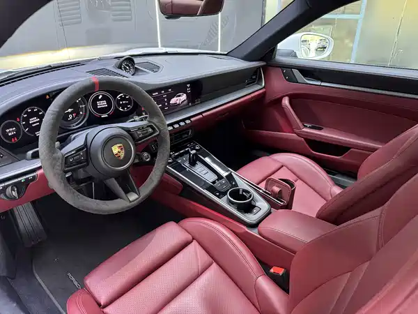 Porsche 911 2023