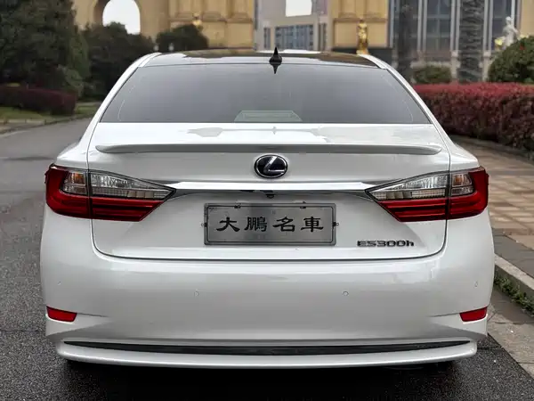 Lexus ES 2015