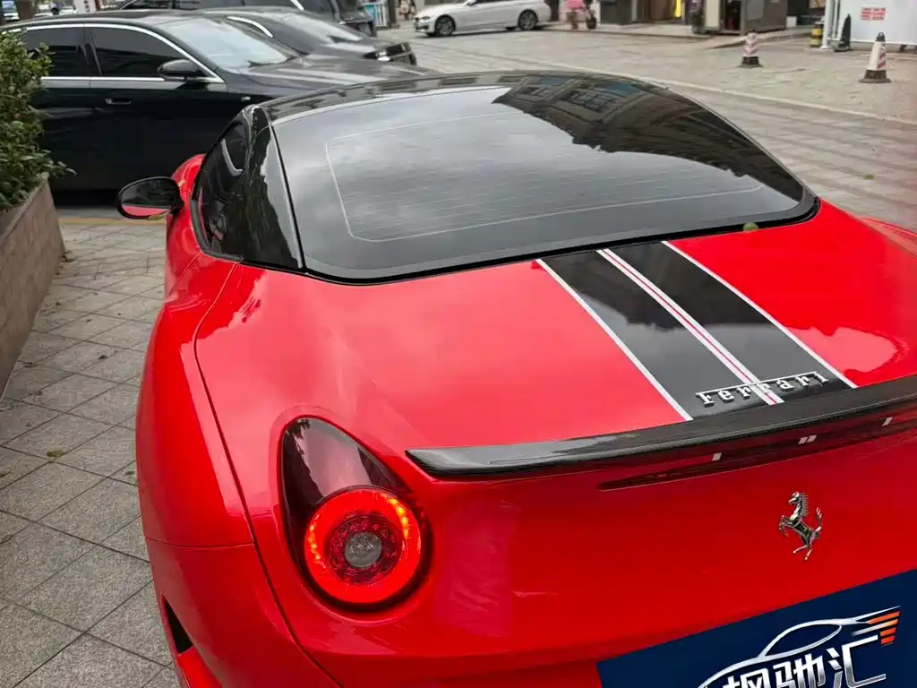 Ferrari California T 2018 — фото 13