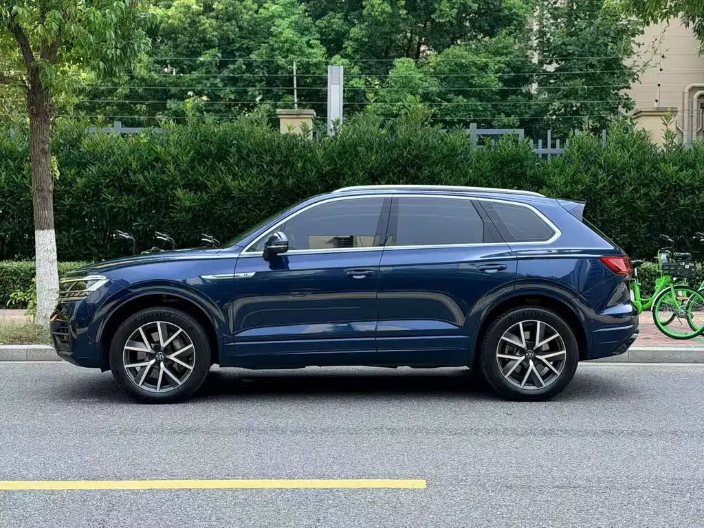 Volkswagen Touareg 2021 — фото 11