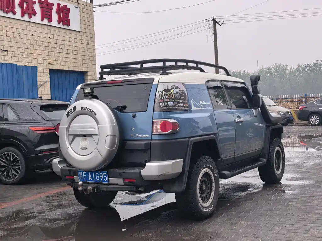 Toyota FJ Cruiser 2019 — фото 4