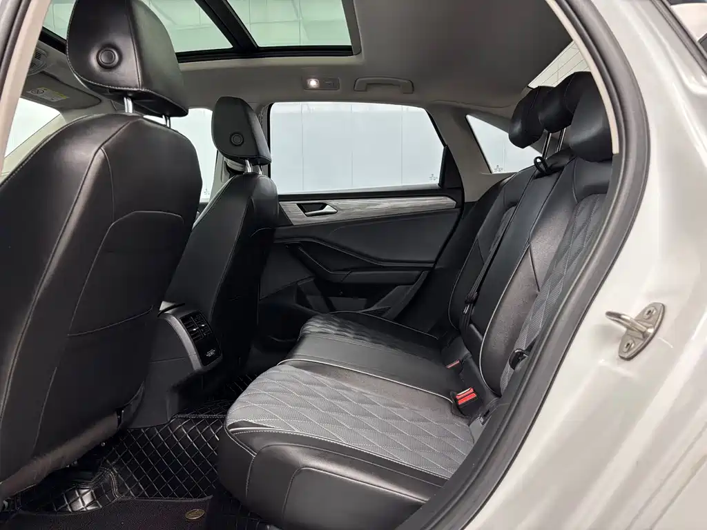 Volkswagen Sagitar 2022