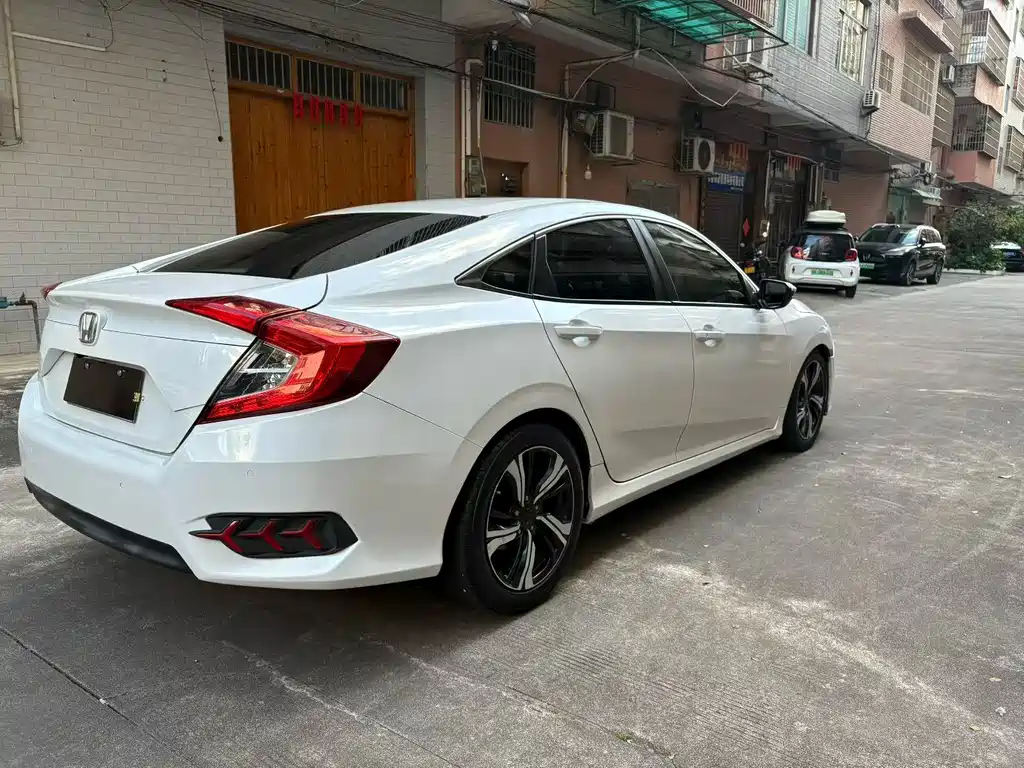 Honda Civic 2017 — фото 5