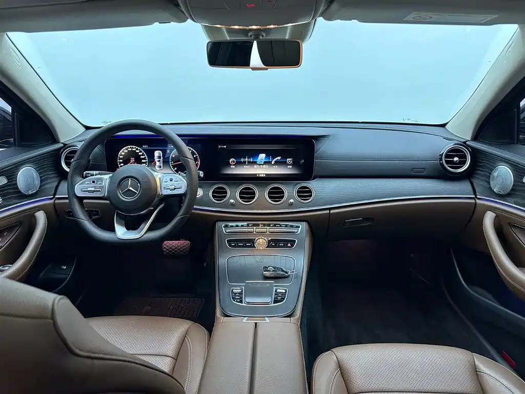 Mercedes-Benz E-Class 2020 — фото 11