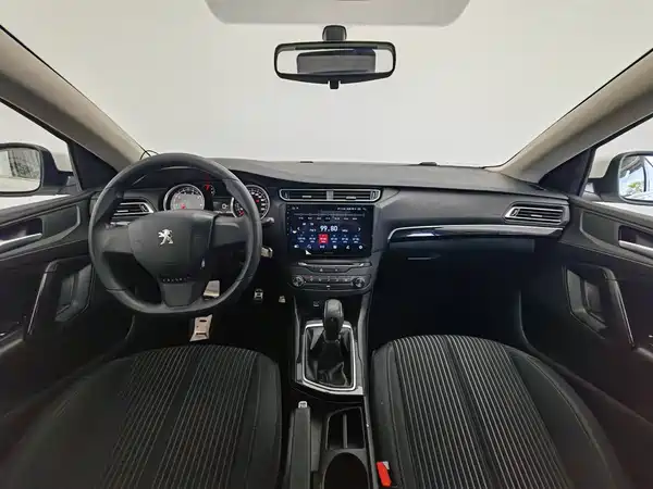 Peugeot 408 2015